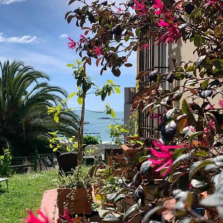 Caligo Stanza Privata In D'epoca Con Giardino E Vista Mare