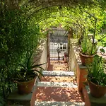 Couette-café Caligo Secret Garden Vicino Alle Cinque Terre 3*