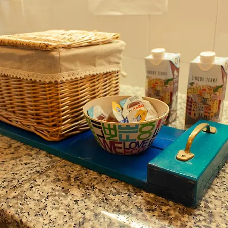 Caligo Stanza Privata In D'epoca Con Giardino E Vista Mare Oda ve Kahvaltı La Spezia