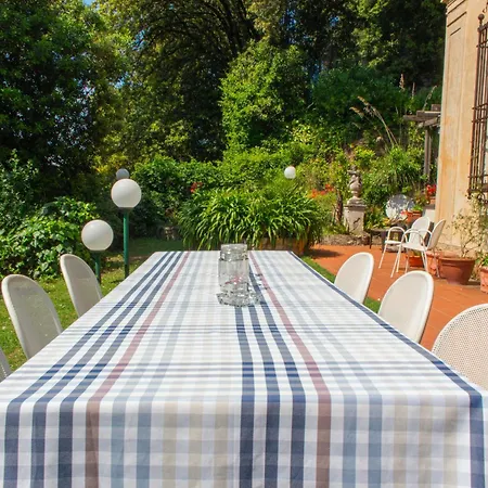 Caligo Secret Garden Vicino Alle Cinque Terre ベッド・アンド・ブレックファスト