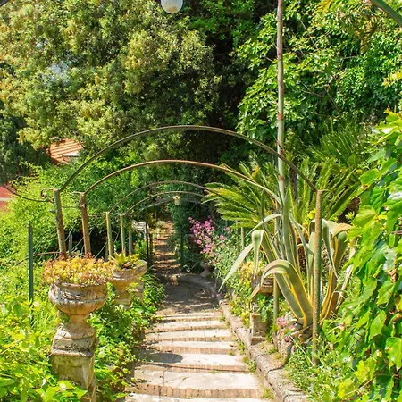 B&B Caligo Stanza Privata In D'epoca Con Giardino E Vista Mare 라스페치아