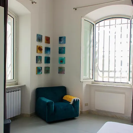 Nocleg ze śniadaniem Caligo Stanza Privata In D'epoca Con Giardino E Vista Mare *